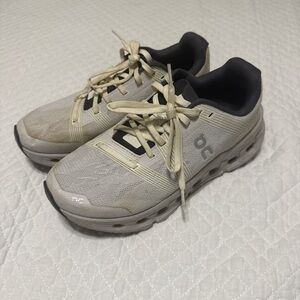 On Running Men's/Unisex Athletic Shoes in Cream and Black